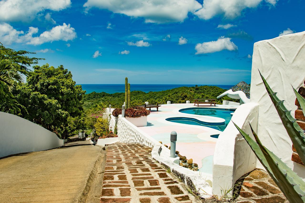 Two Brothers Surf Resort Tola Exterior foto
