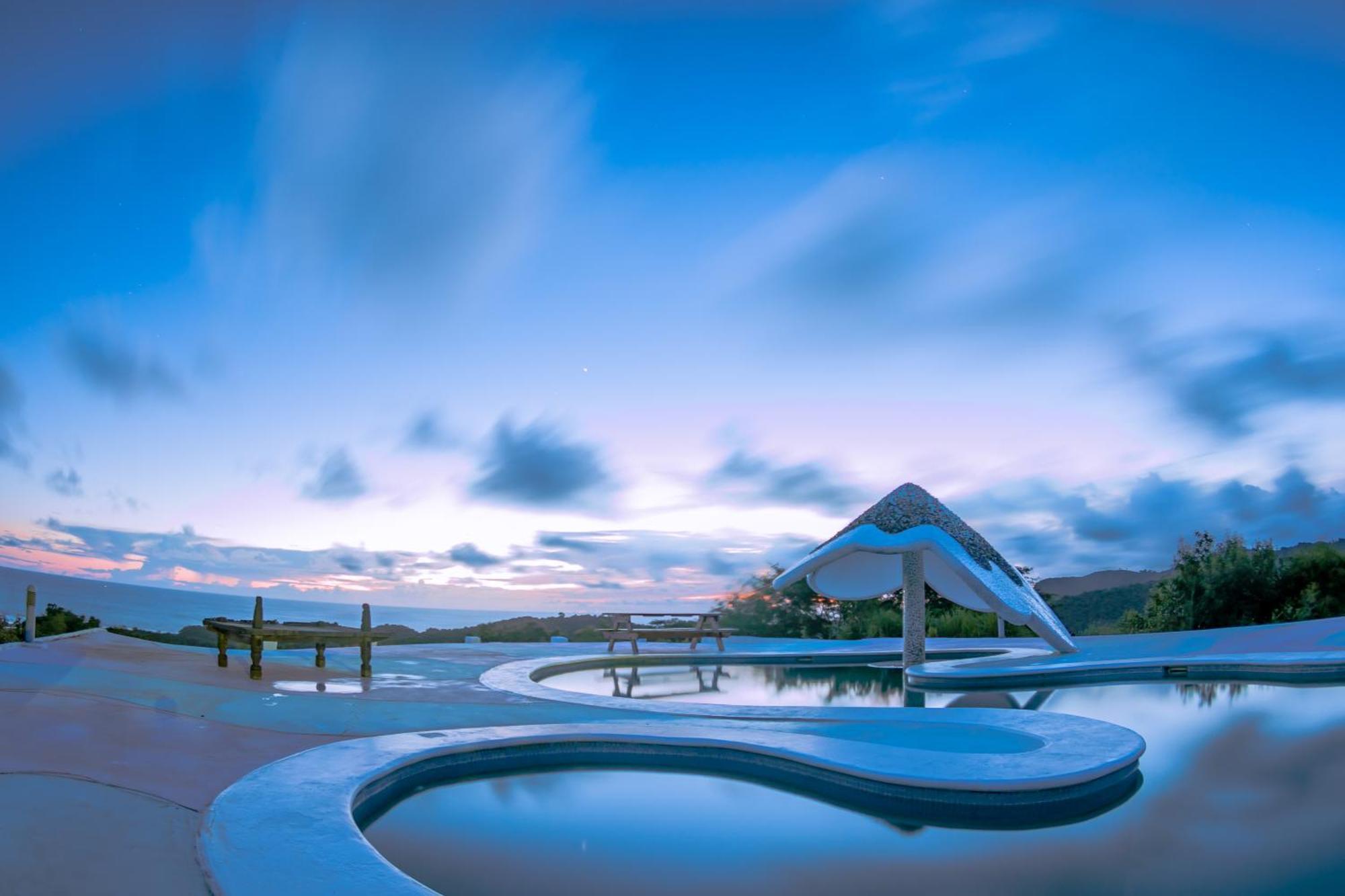 Two Brothers Surf Resort Tola Exterior foto