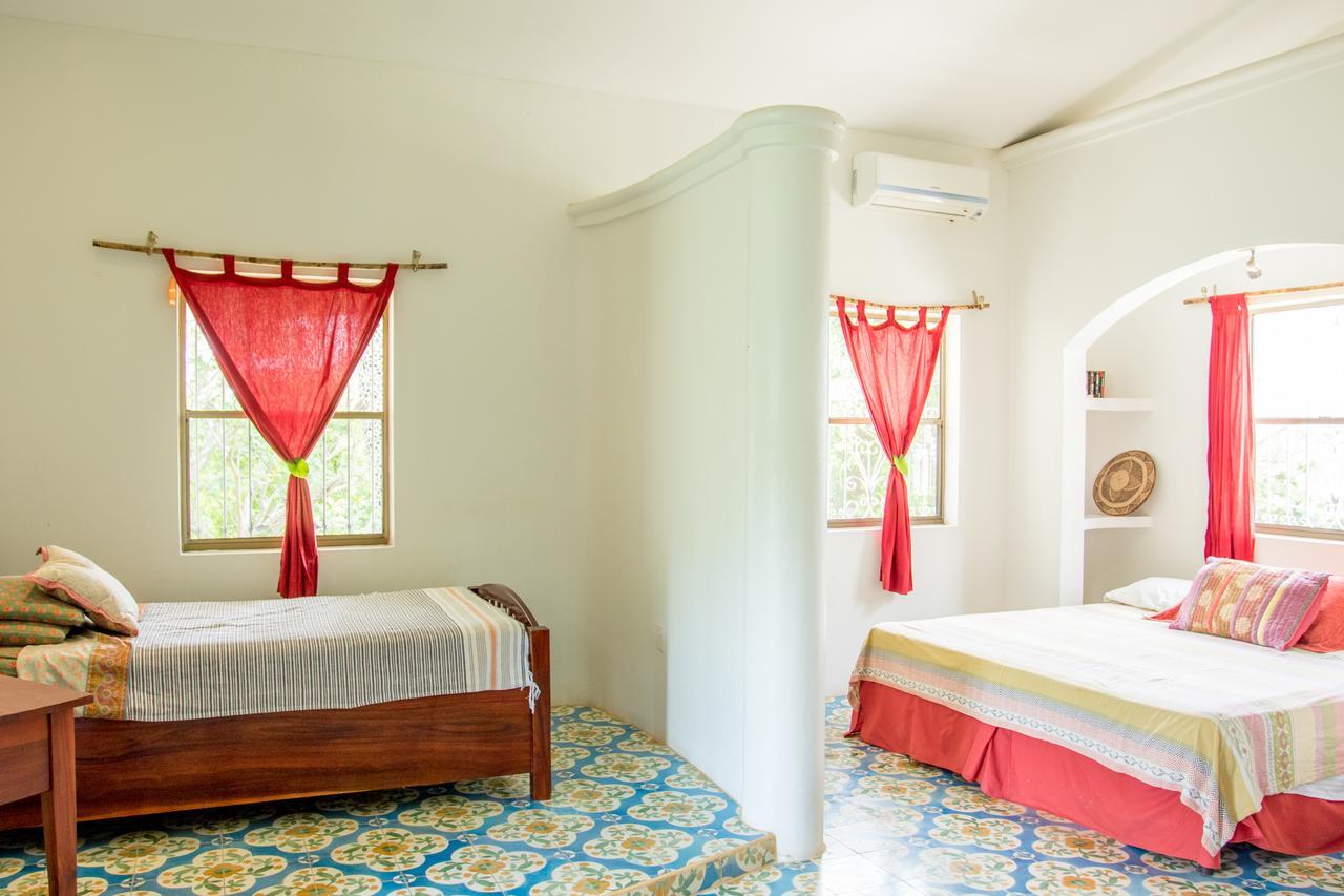 Two Brothers Surf Resort Tola Exterior foto